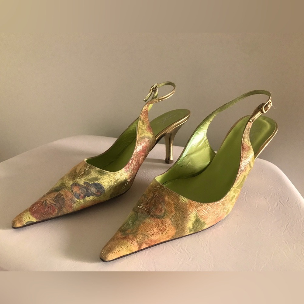 Vintage pointy chic shoes